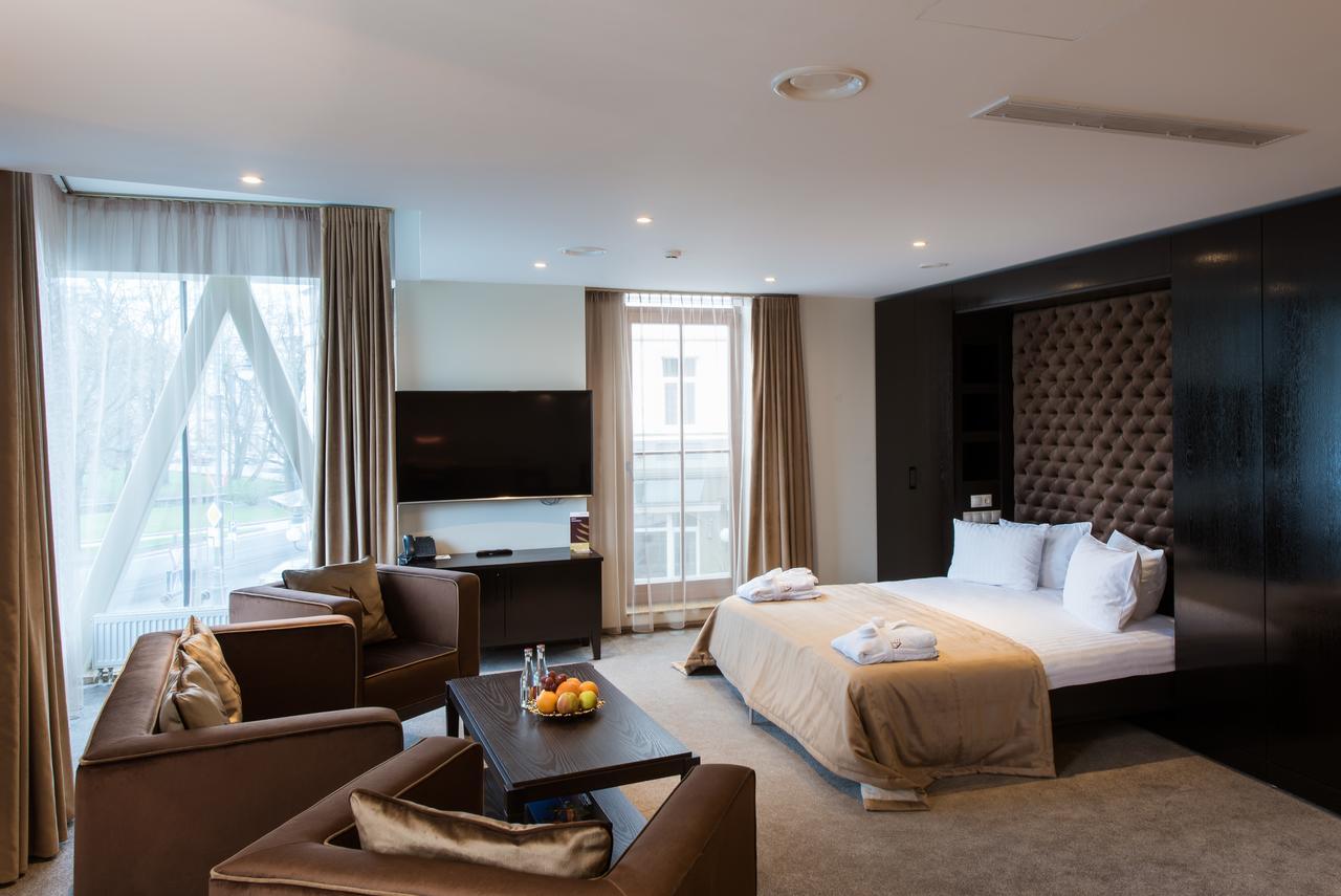 Deluxe Studio Suite with Cathedral View