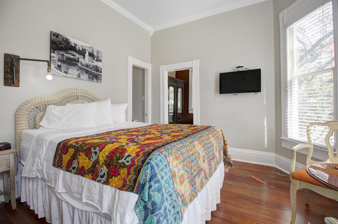 Queen Suite with Single Bed - Ground Floor,697217727:JPEG