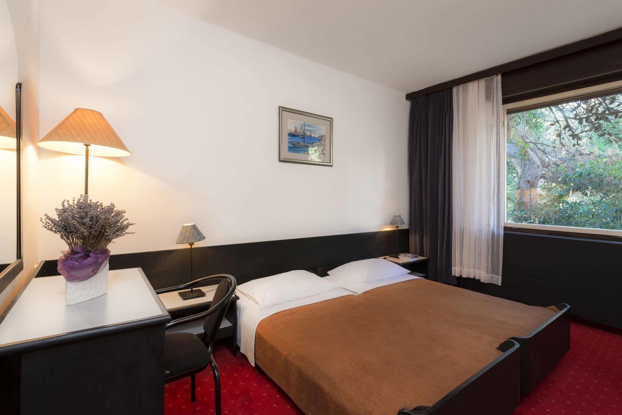 Doppelzimmer mit Parkblick