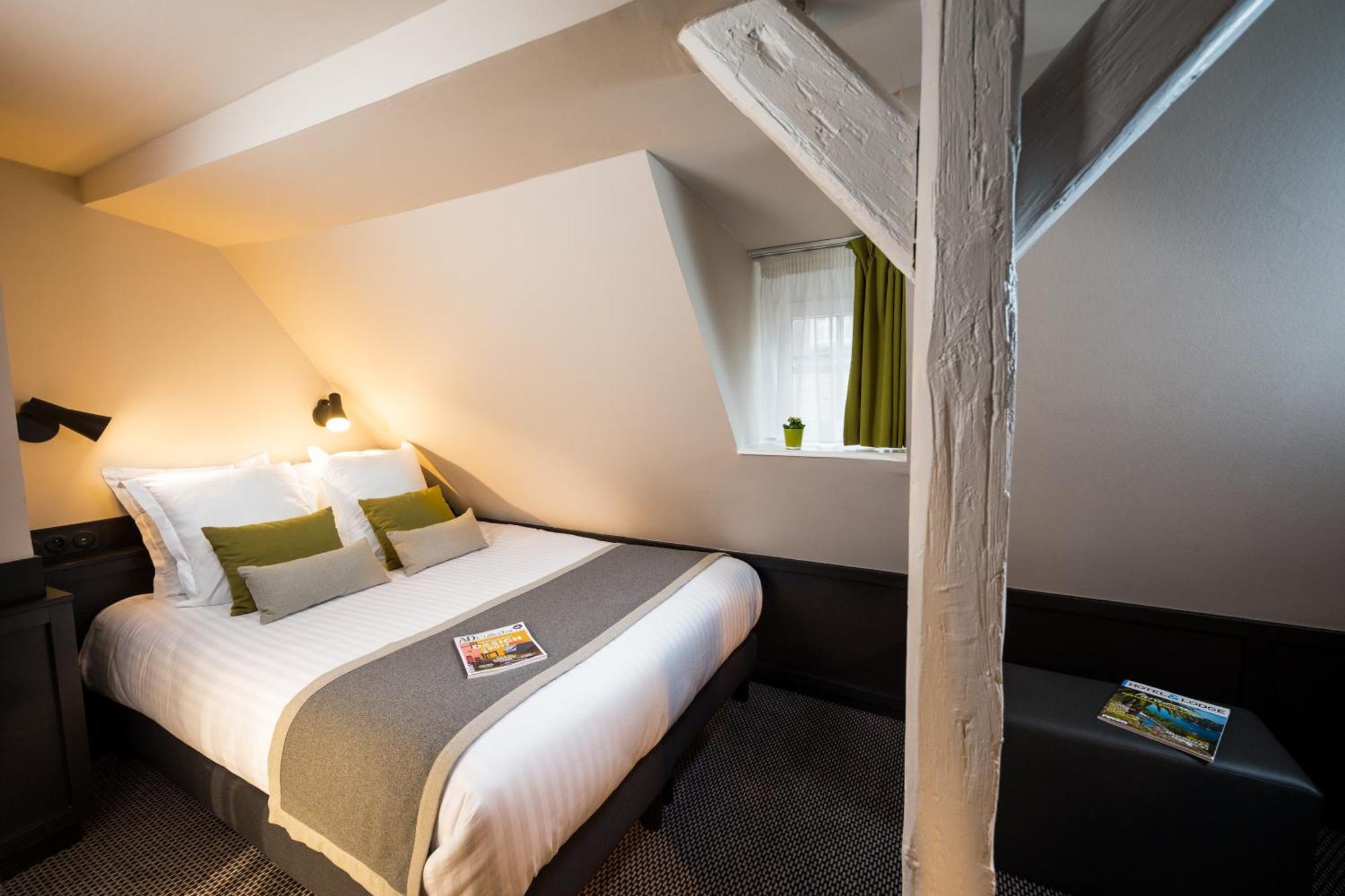 Standard Double Room,697845438:JPEG