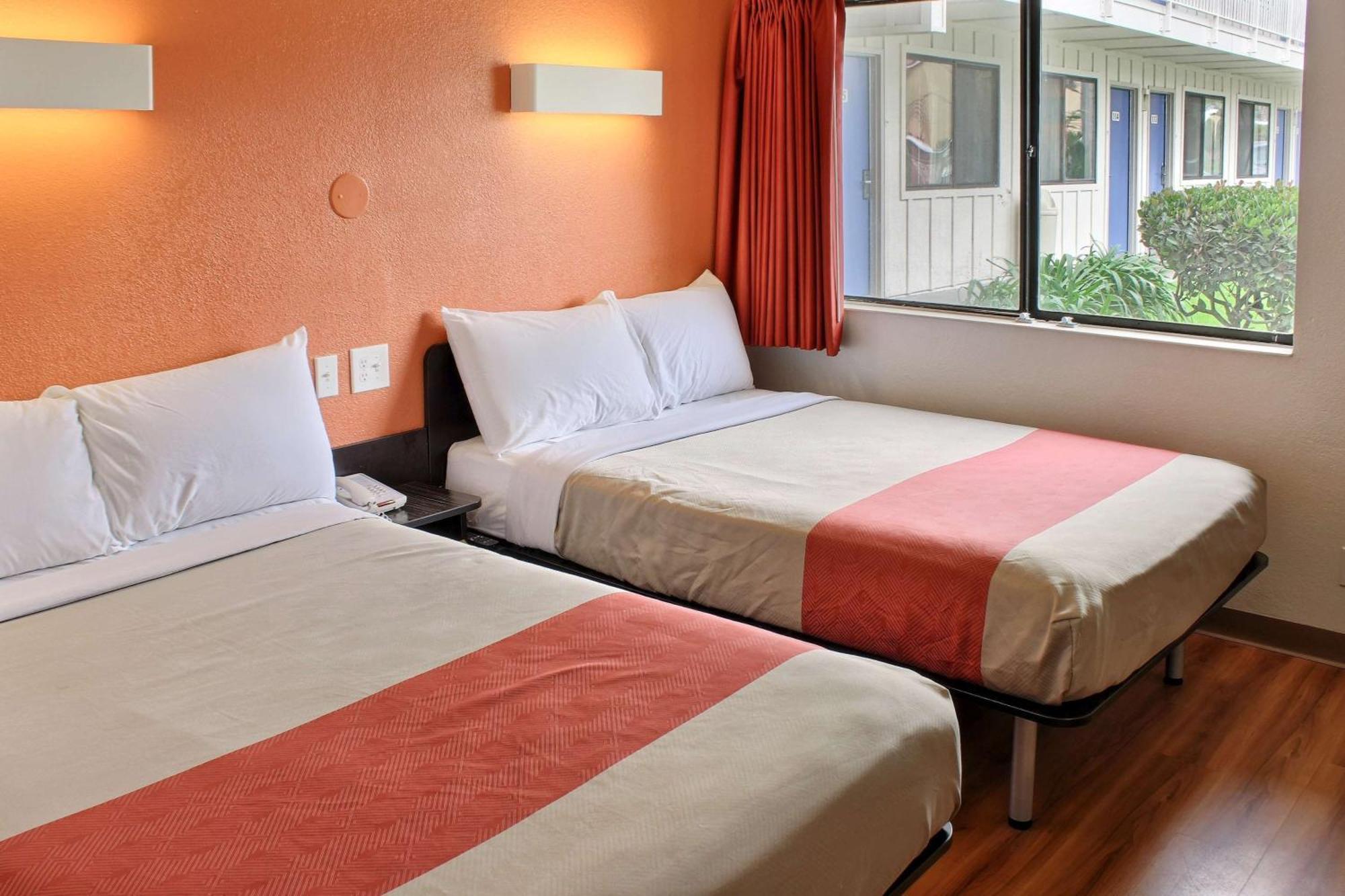 Double Room - Disability Access - Roll In Shower