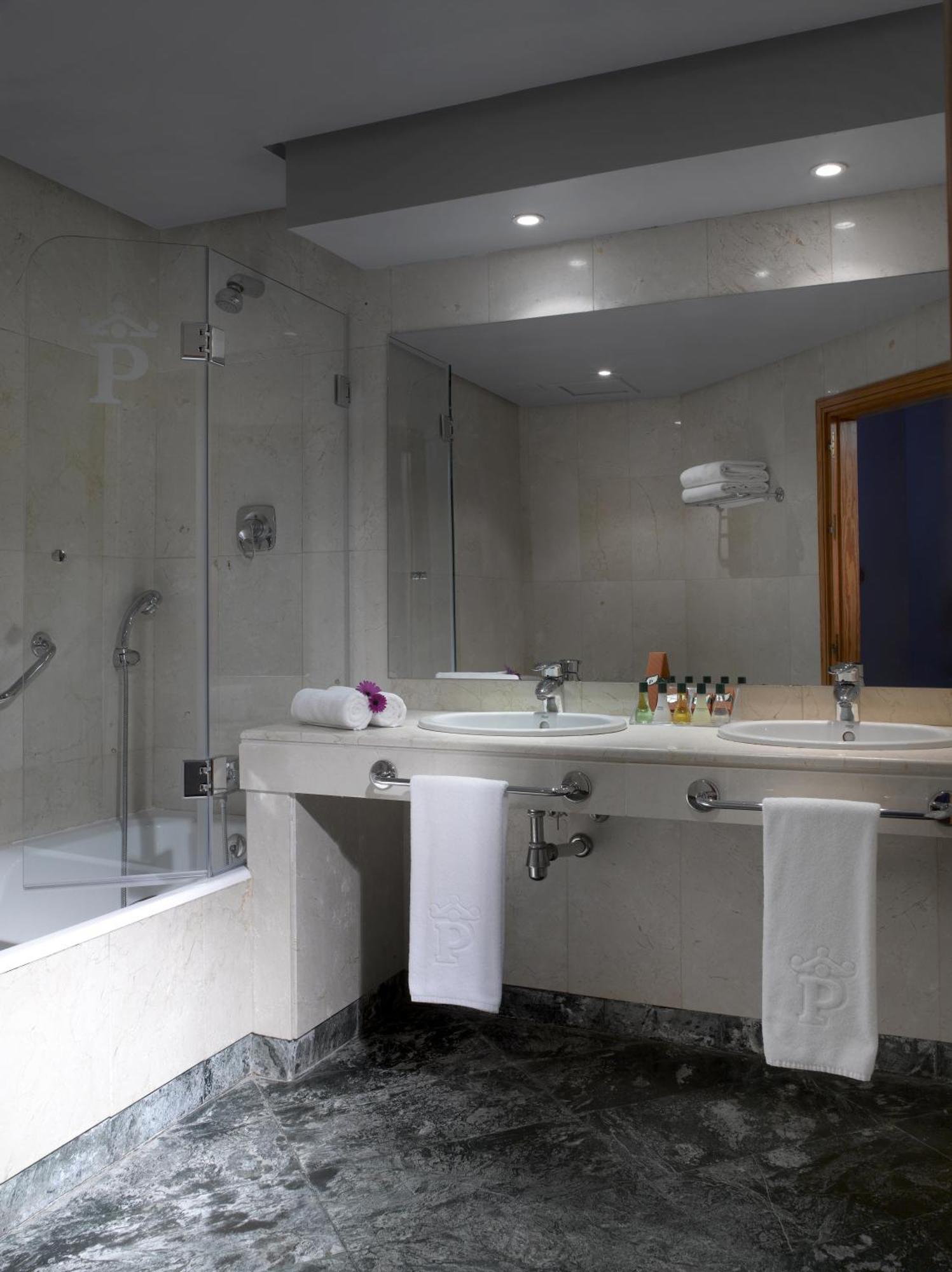 Superior Double Room,1272758443:JPEG