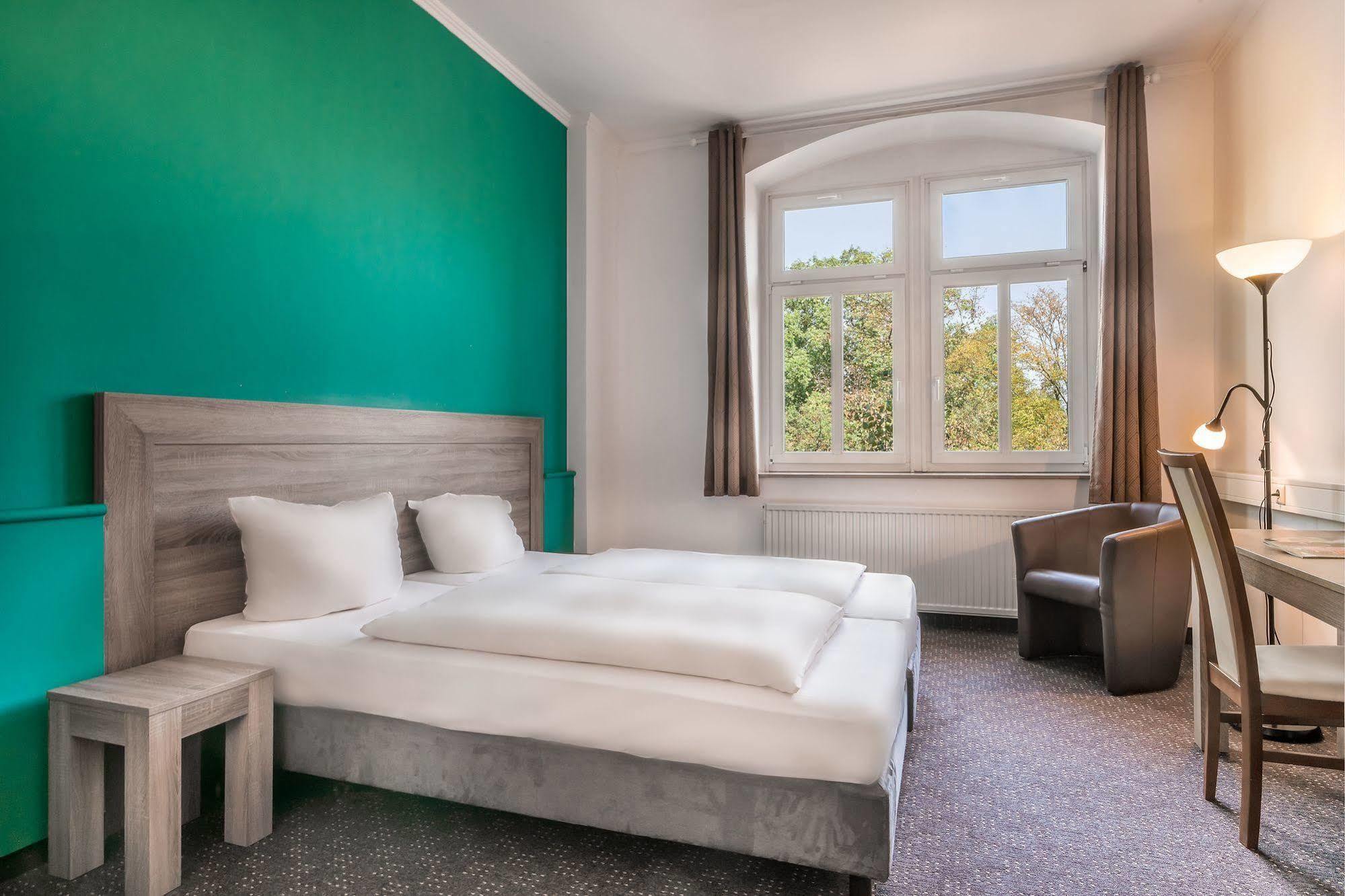 Einfaches Zweibettzimmer