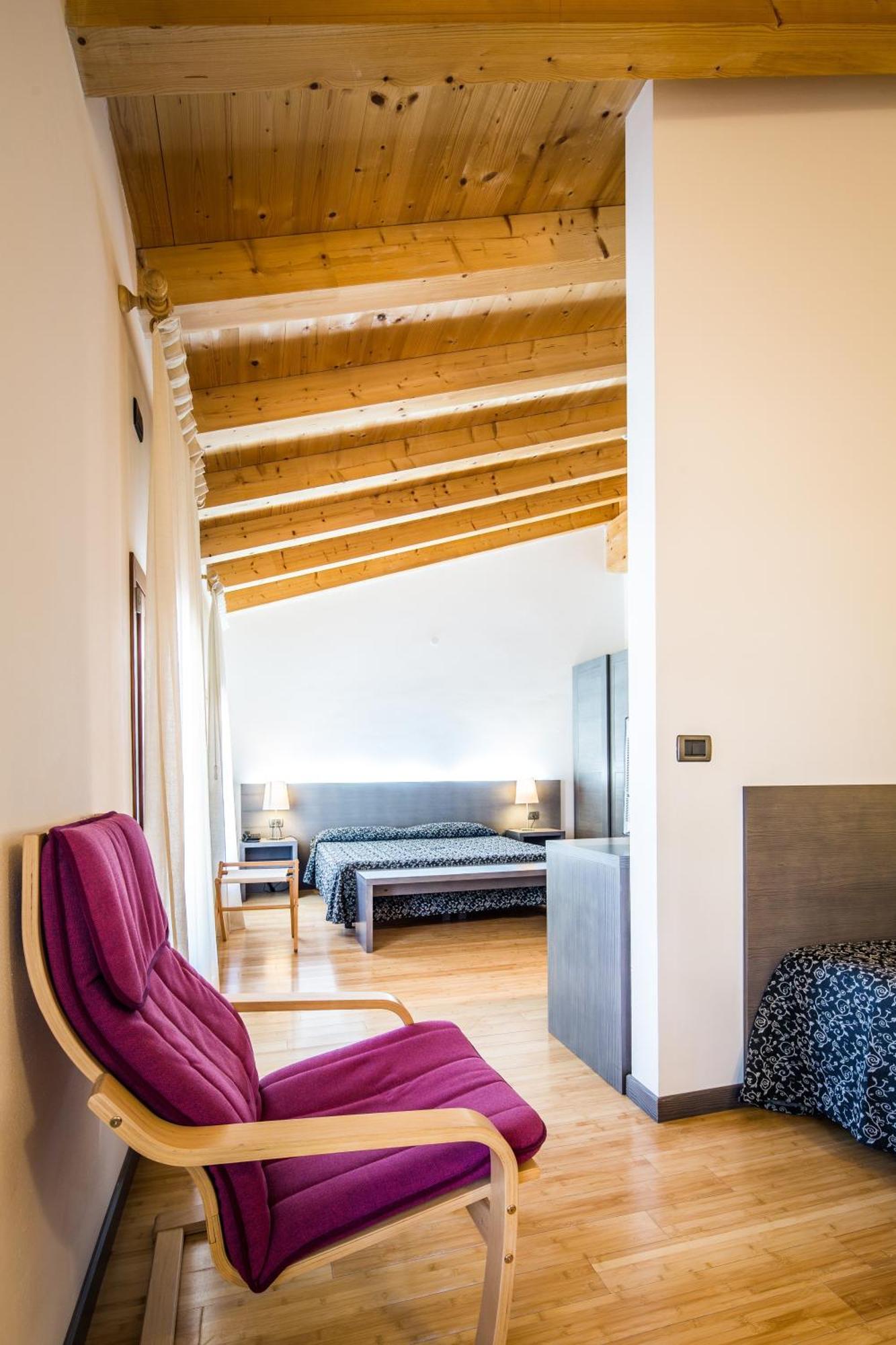 Camera Familiare con Balcone