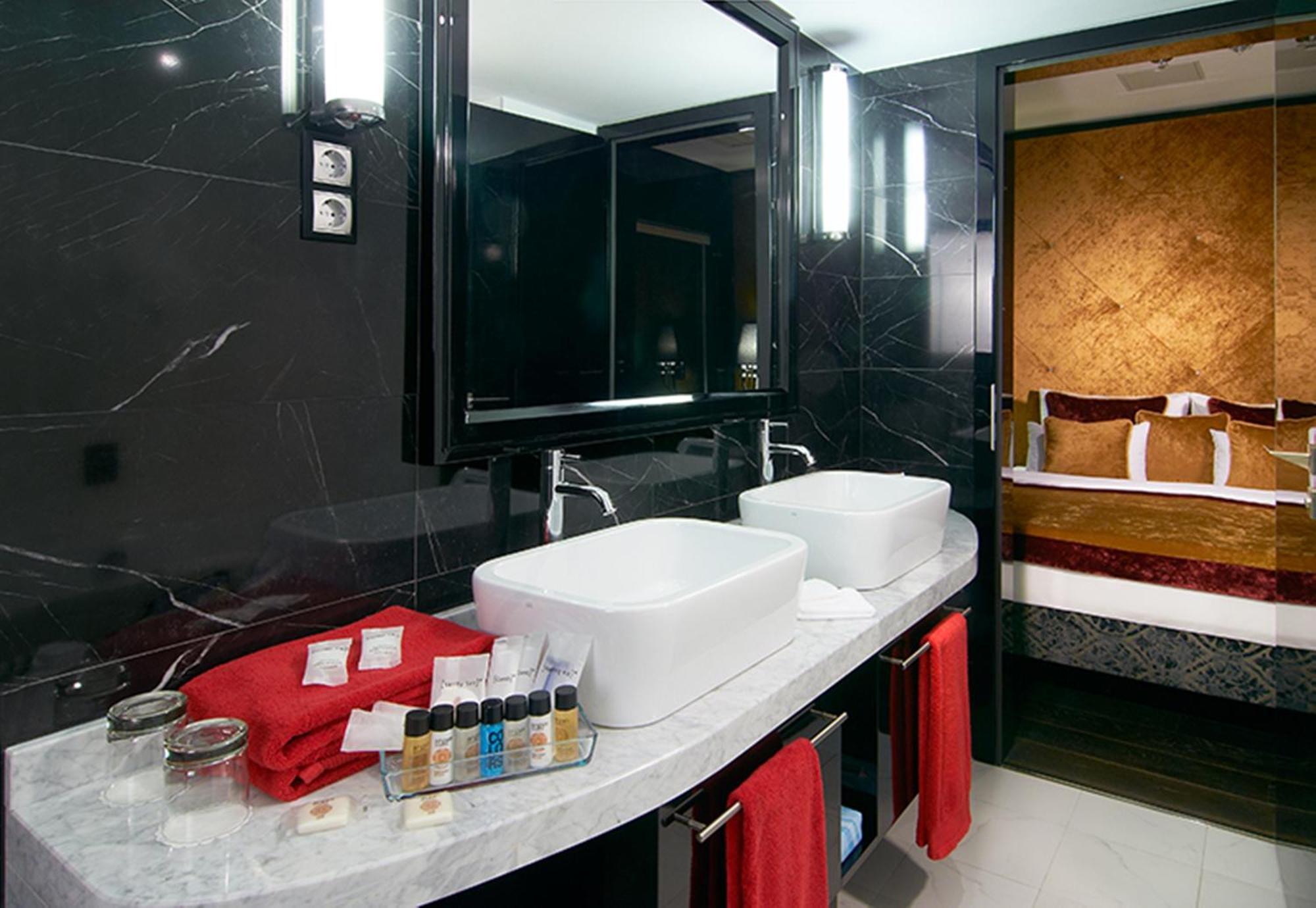 Suite de Luxe avec Bain à Remous et Vue