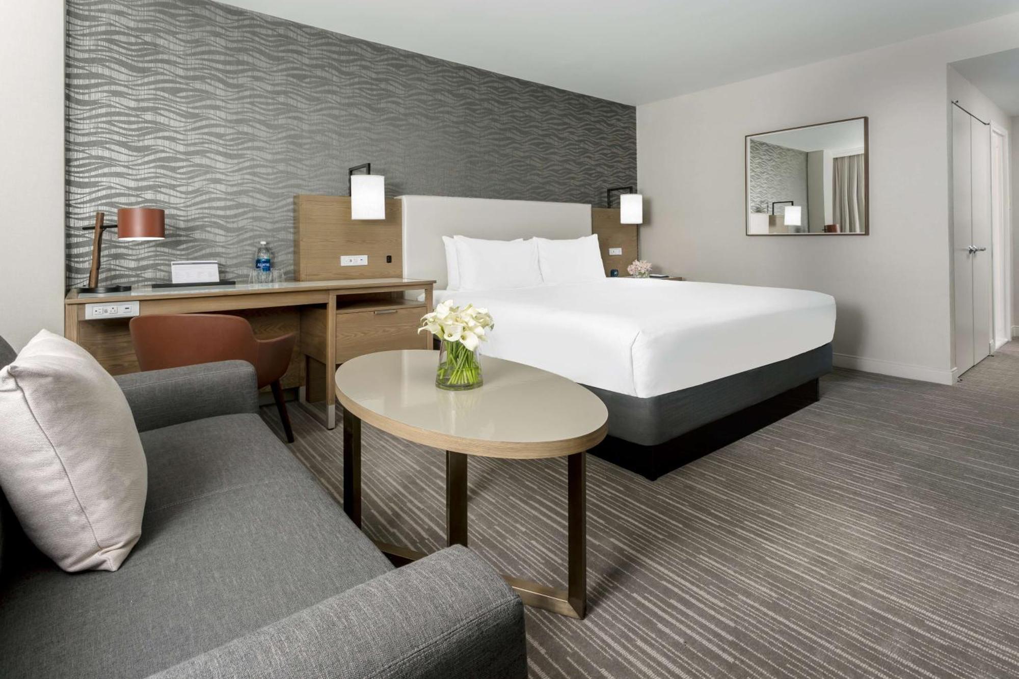 King Room with Accessible Tub - Disability Access