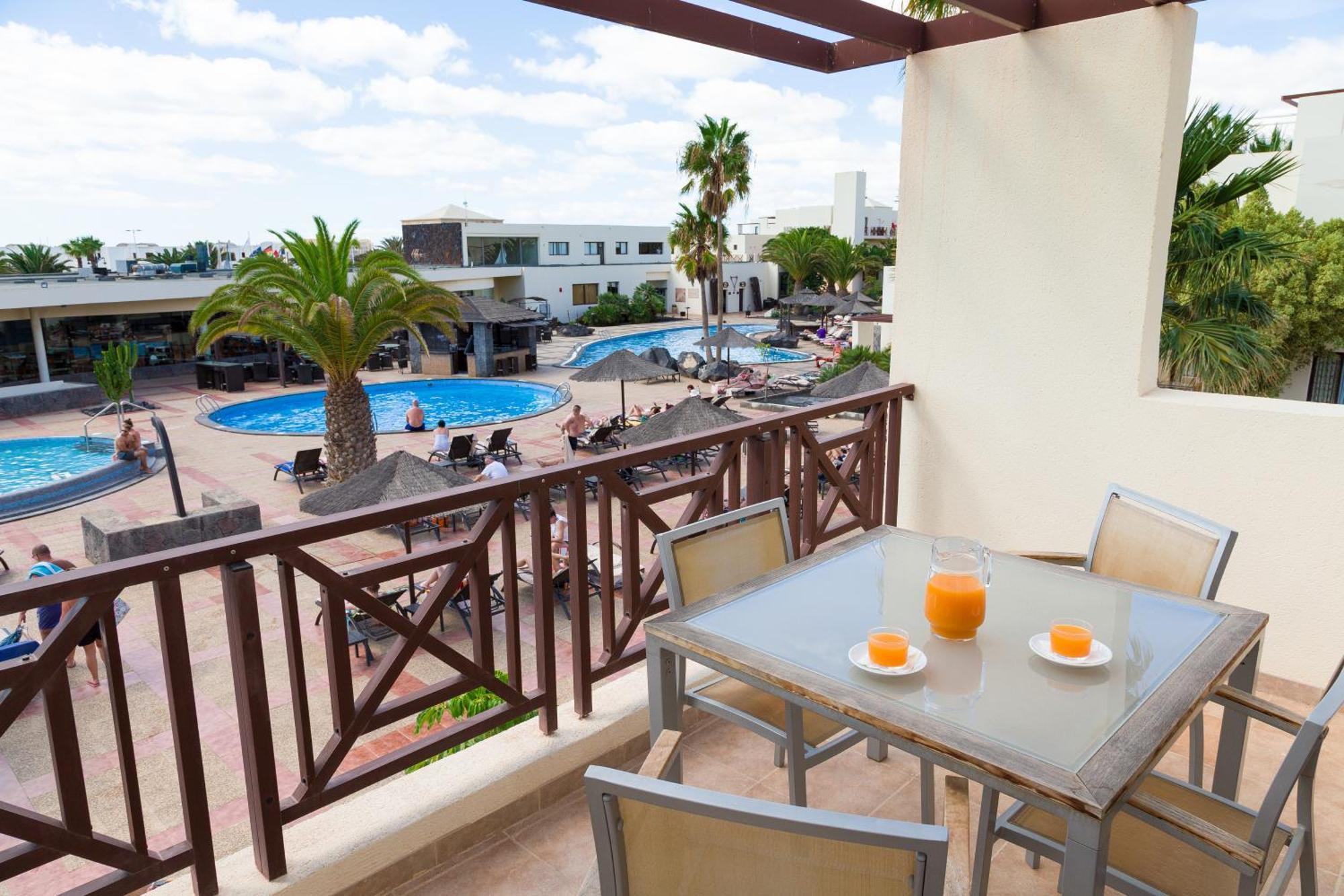 Suite Premium con vistas a la piscina