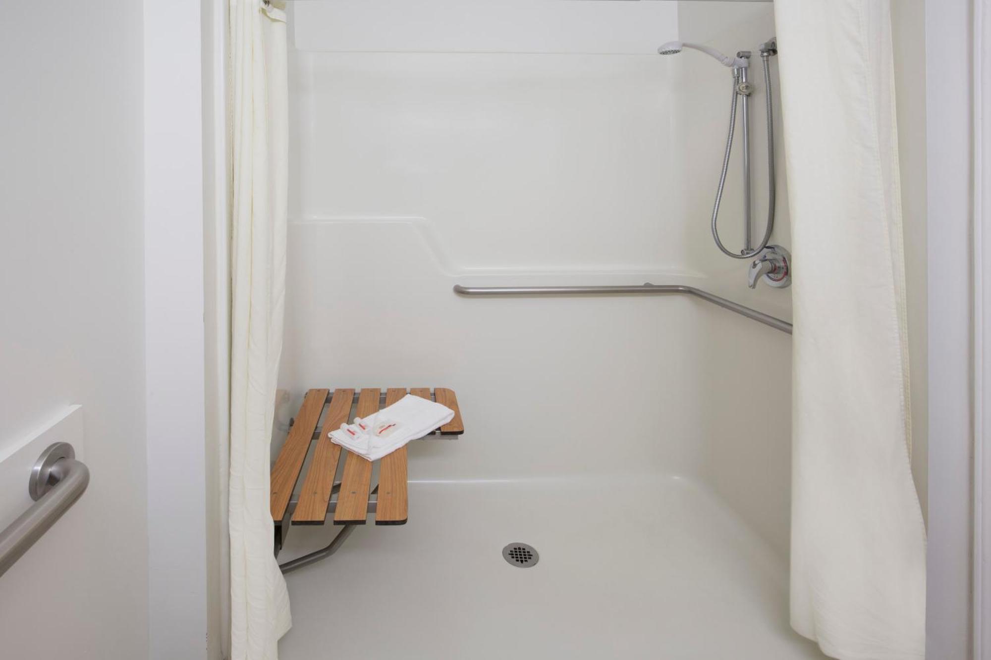 King Room - Mobility Access/Non-Smoking