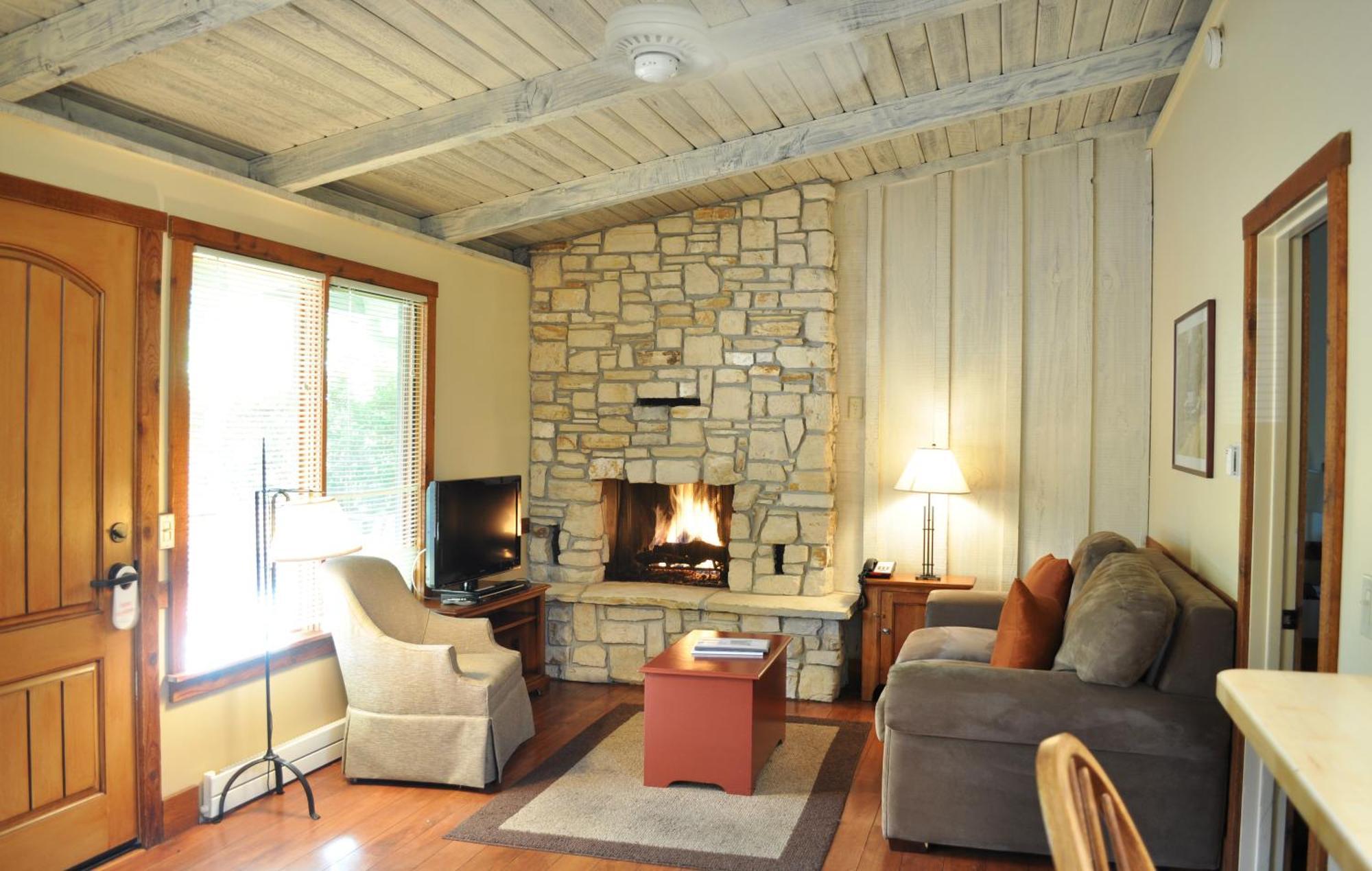 Deluxe King Suite