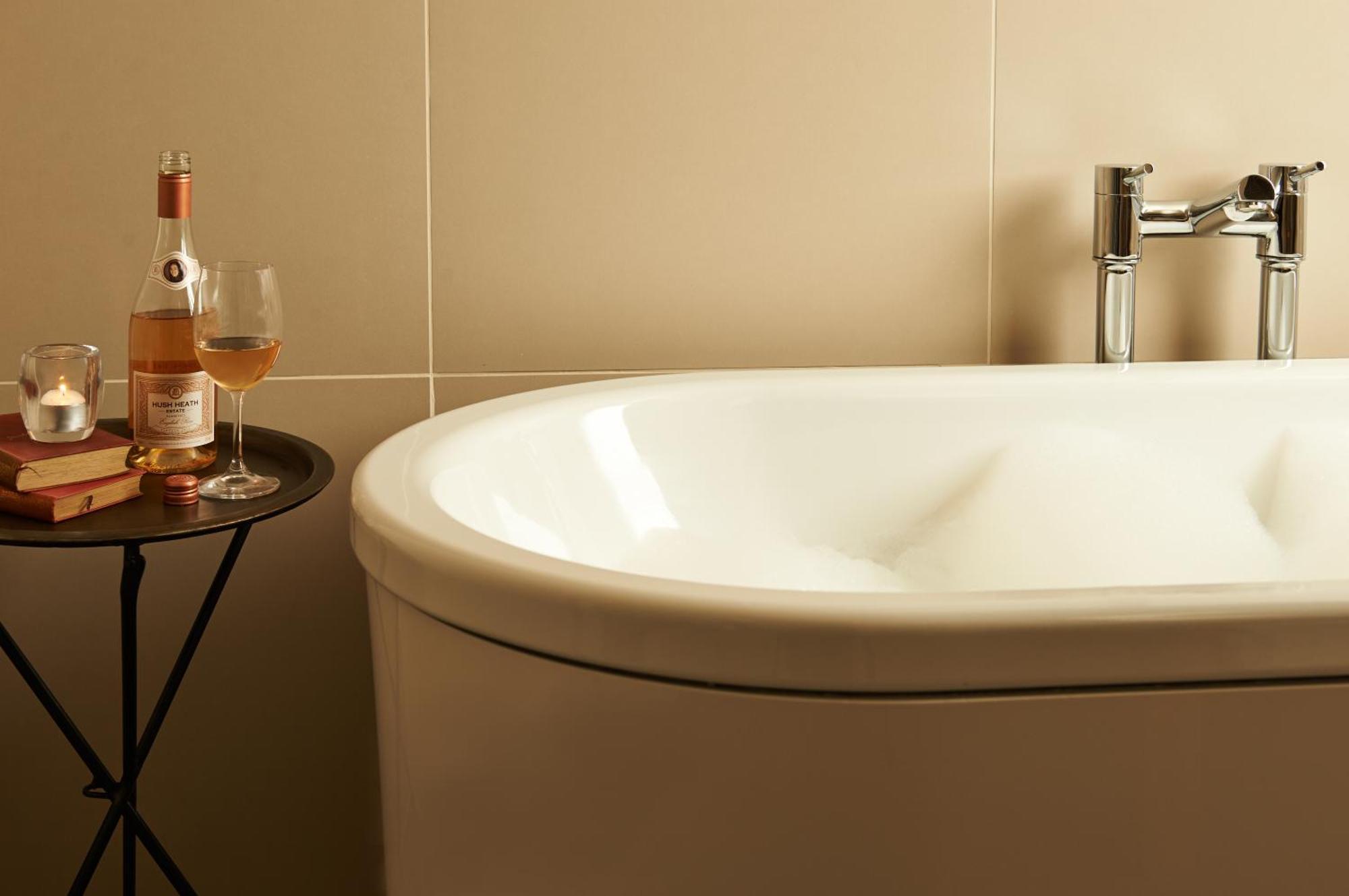 Suite with Balcony,702236932:JPEG