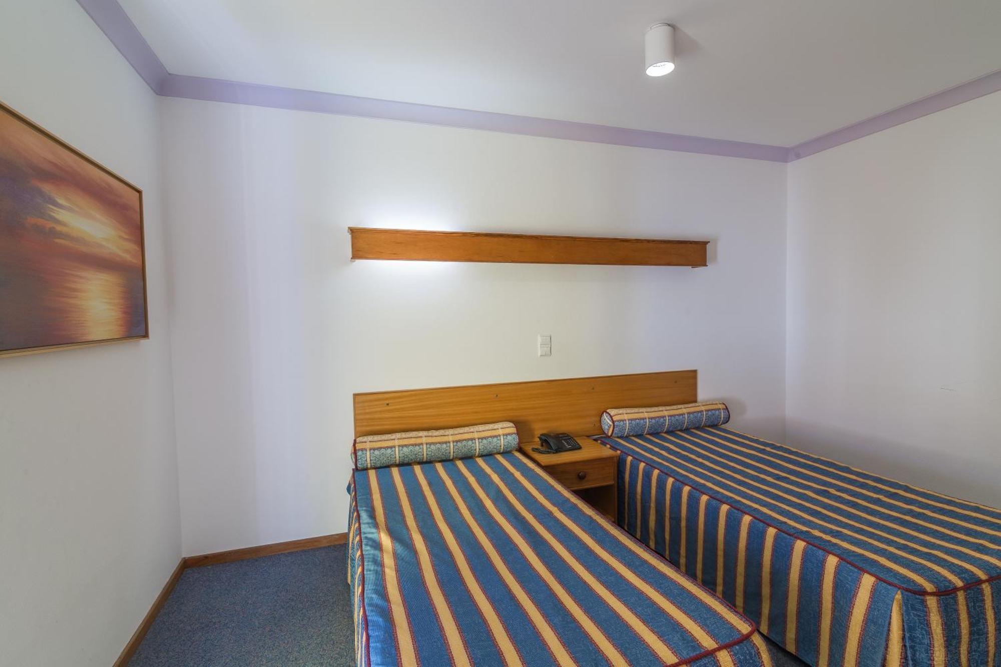 Quarto Twin com Casa de Banho Privativa