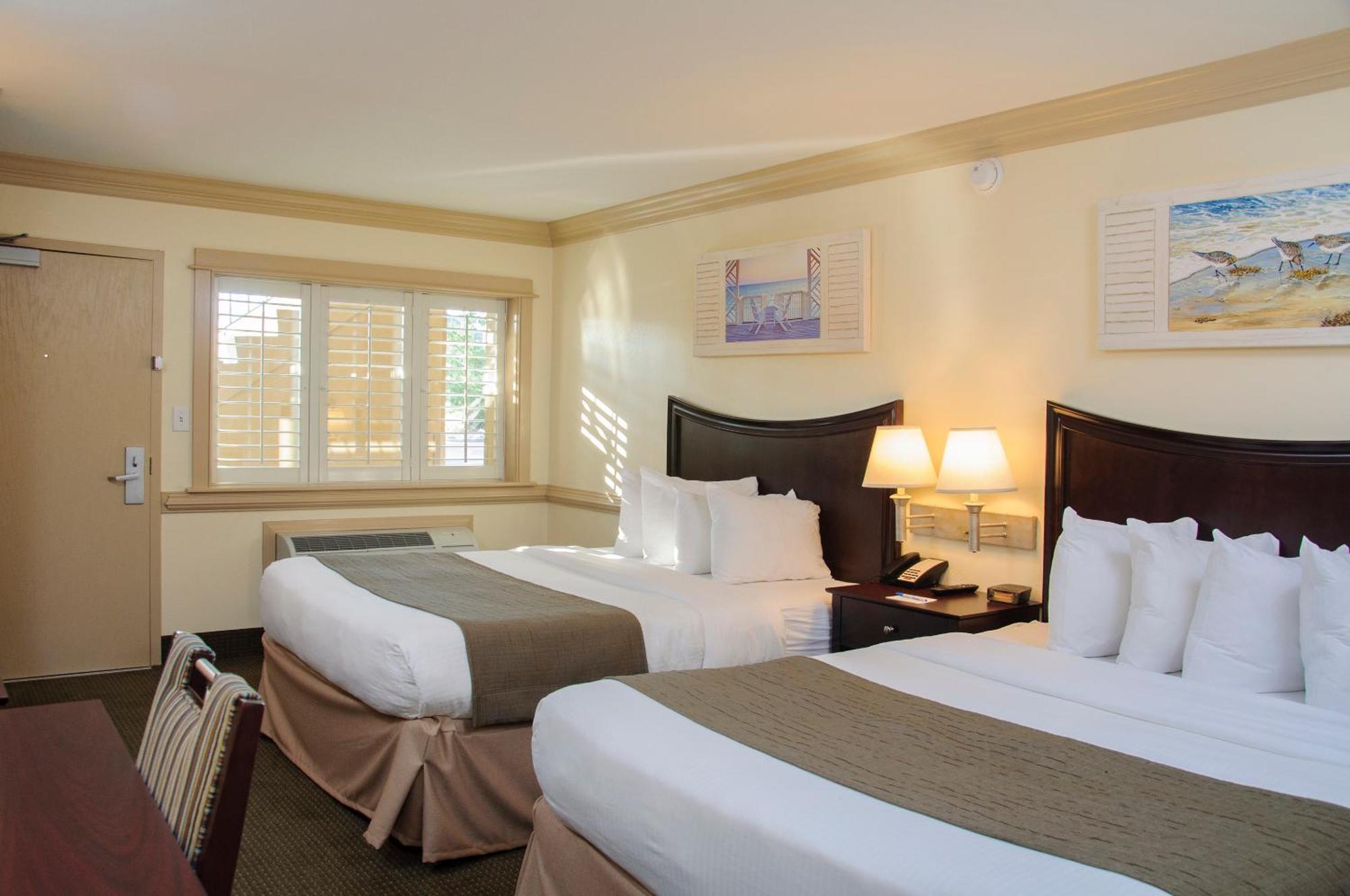 Parking/Pool View with Two Queen Beds - Main Building
