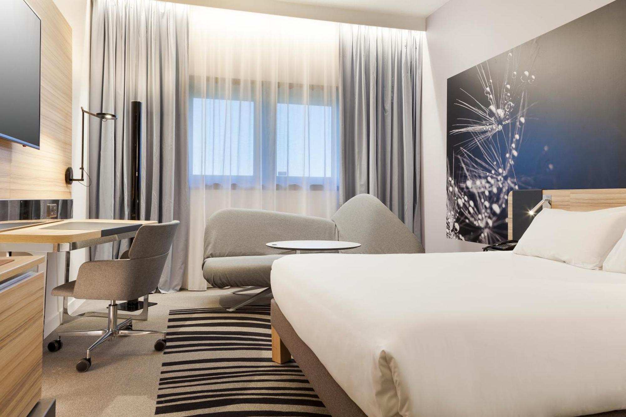 Executive Room,1226161502:JPEG