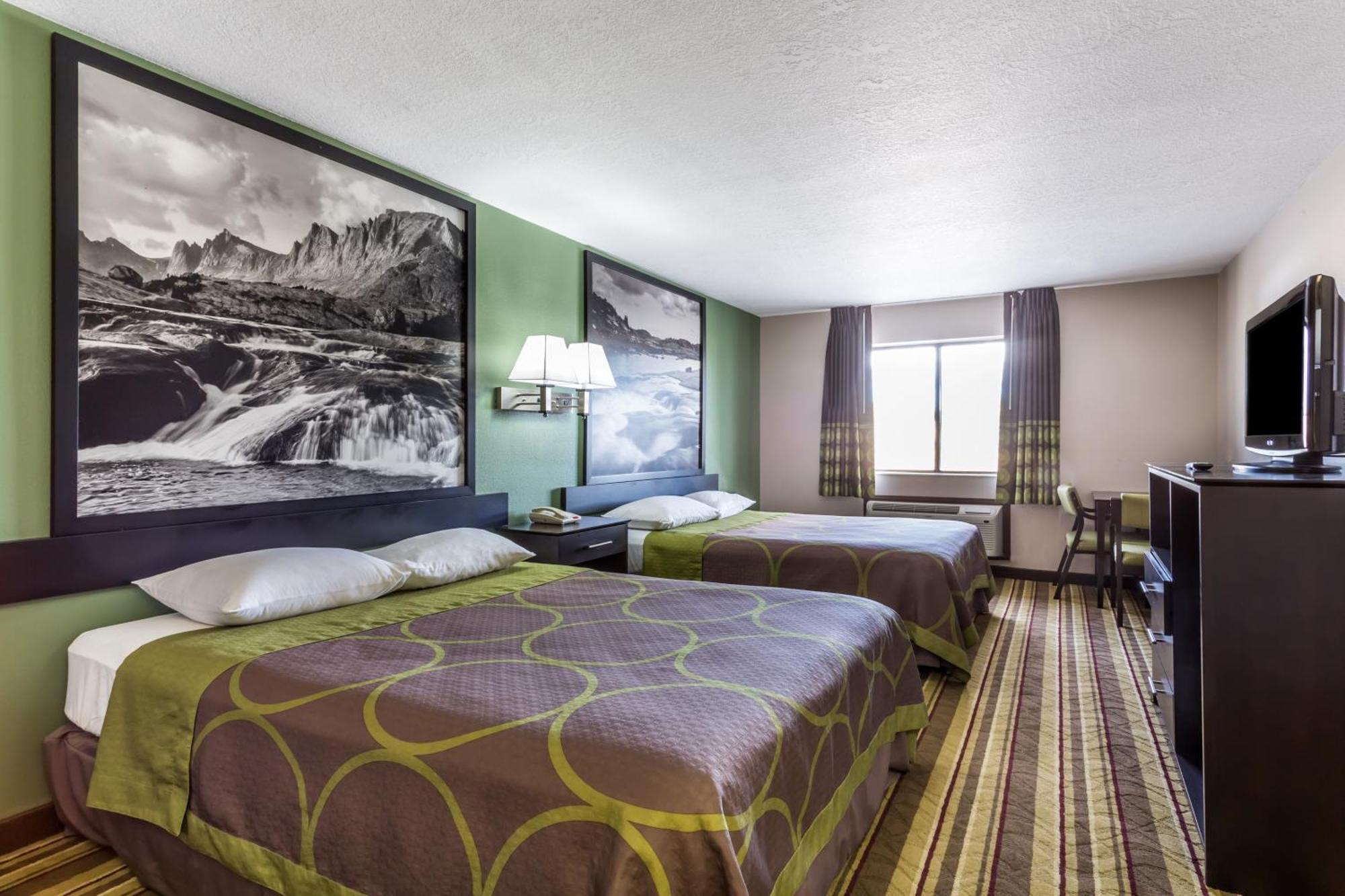 Deluxe Queen Room with Two Queen Beds - Non-Smoking