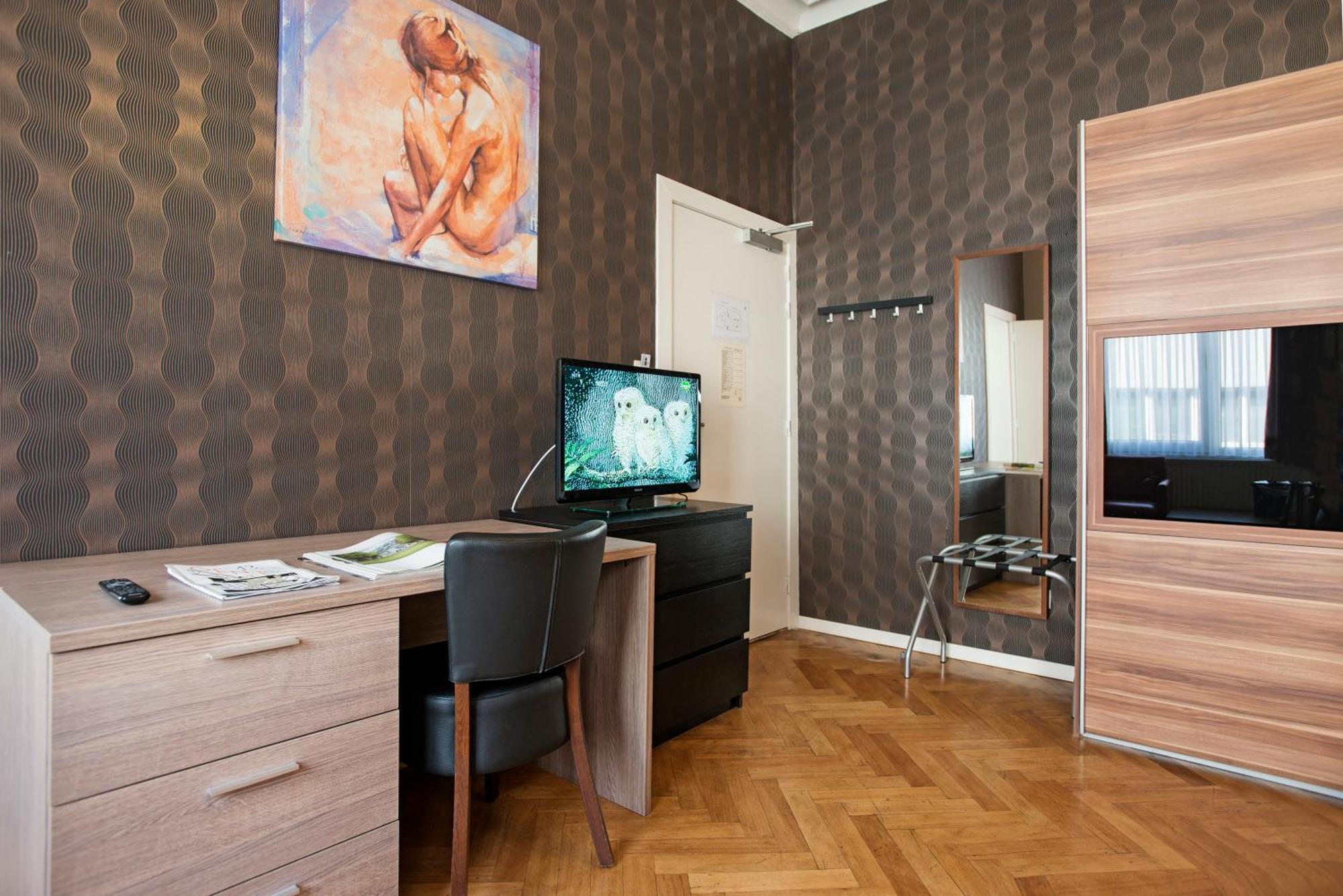 Triple Room,753125882:JPEG
