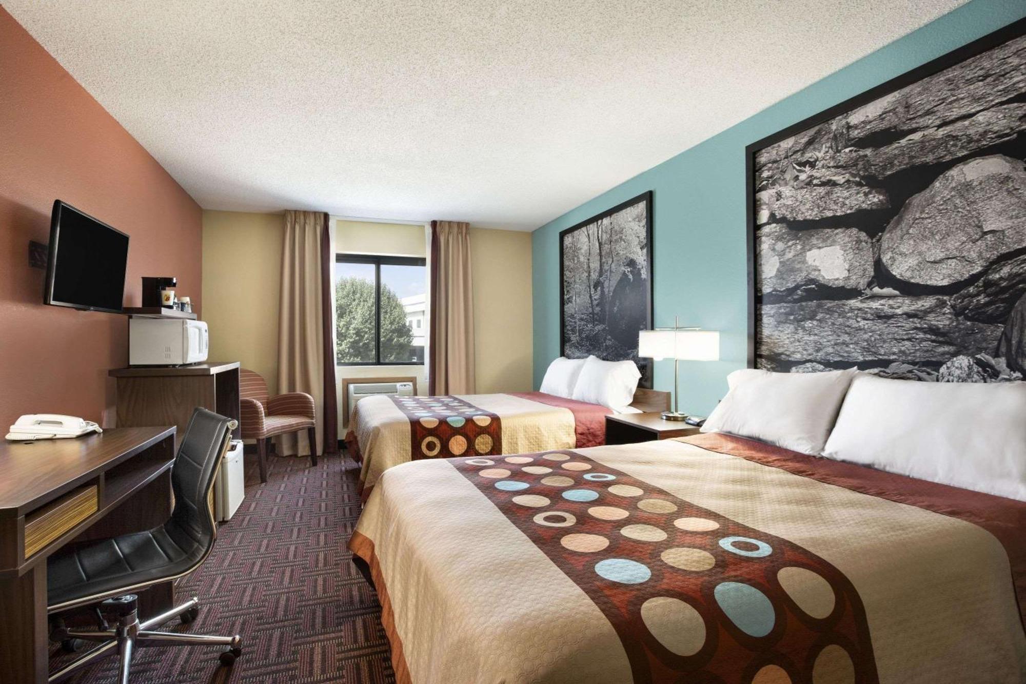 Queen Room with Two Queen Beds - Non-Smoking
