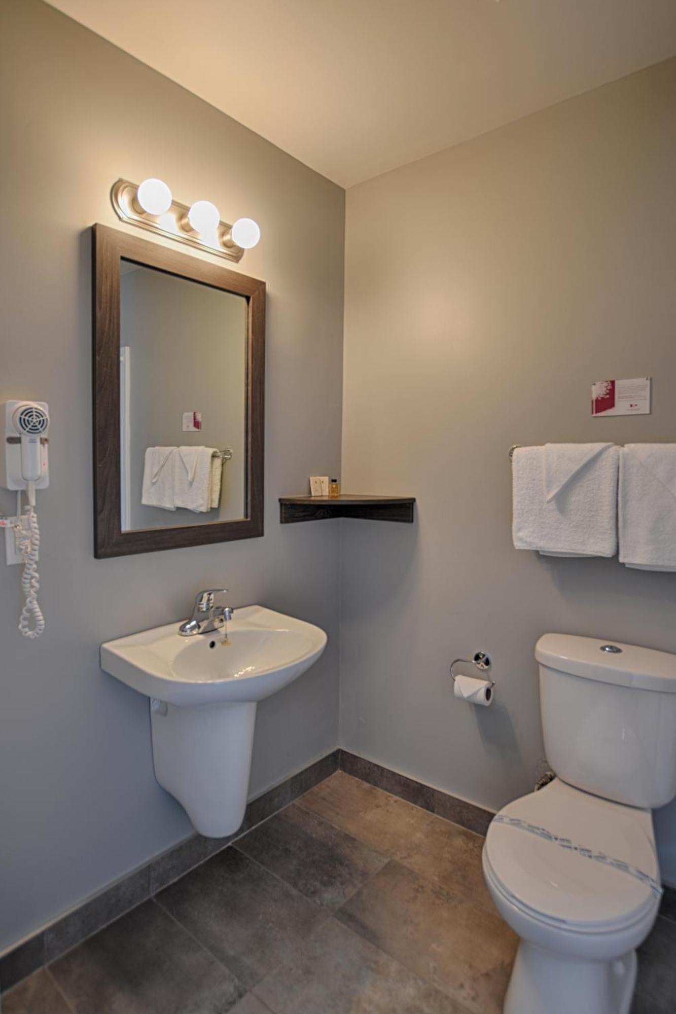 Standard Queen Room