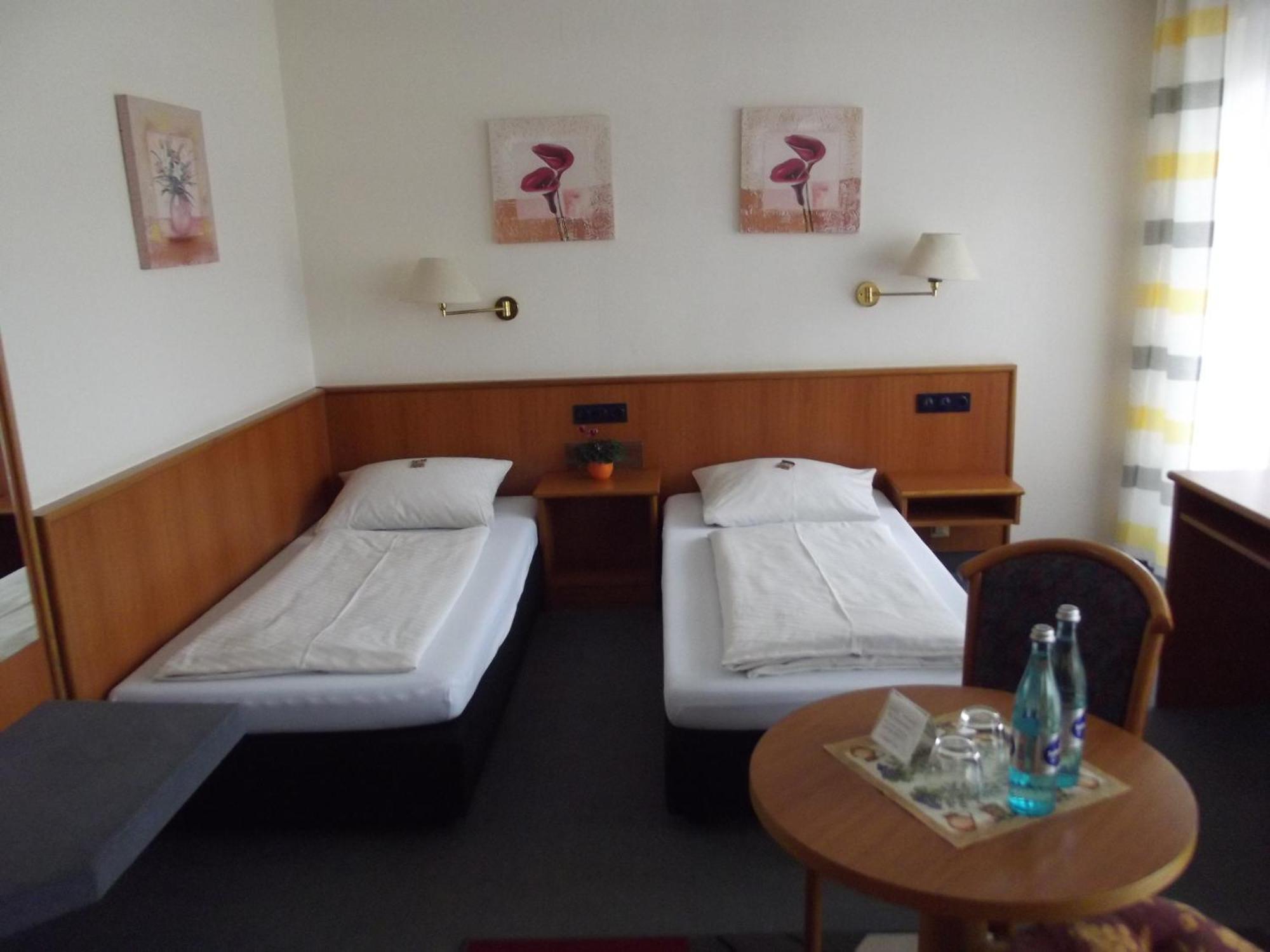 Doppelzimmer mit Balkon