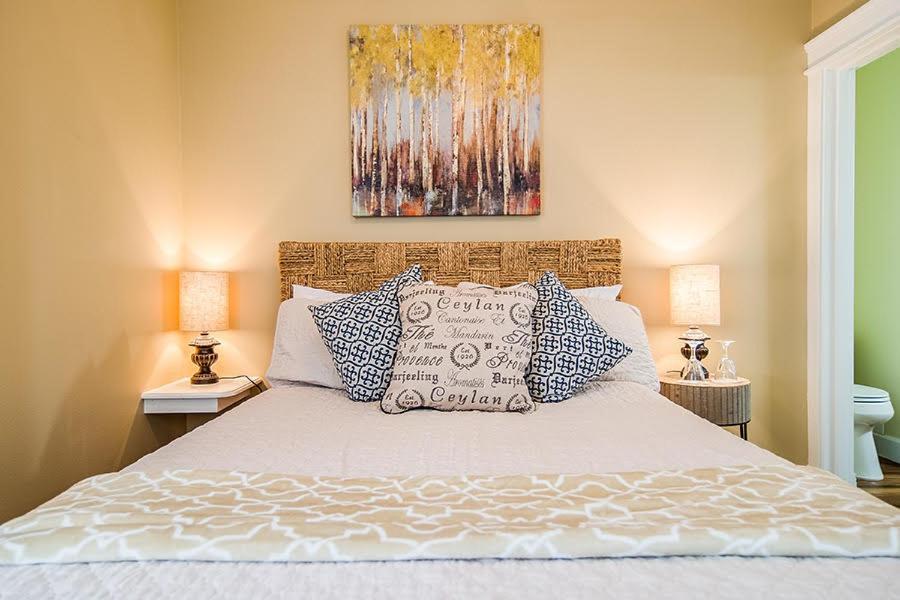 Queen Room with Spa Bath