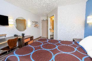 Queen Room - Non-Smoking