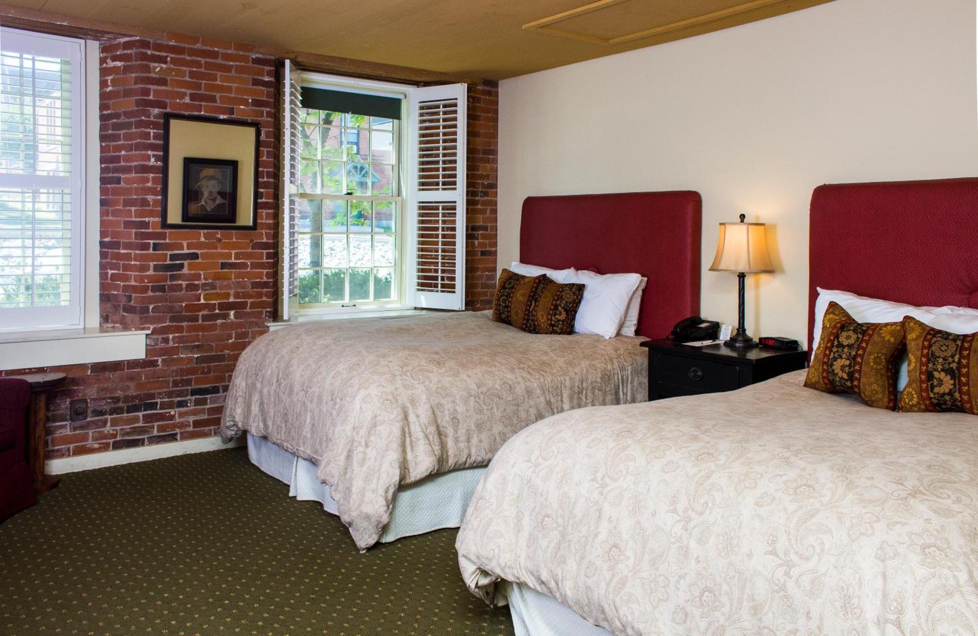 Standard Queen Room with Two Queen Beds