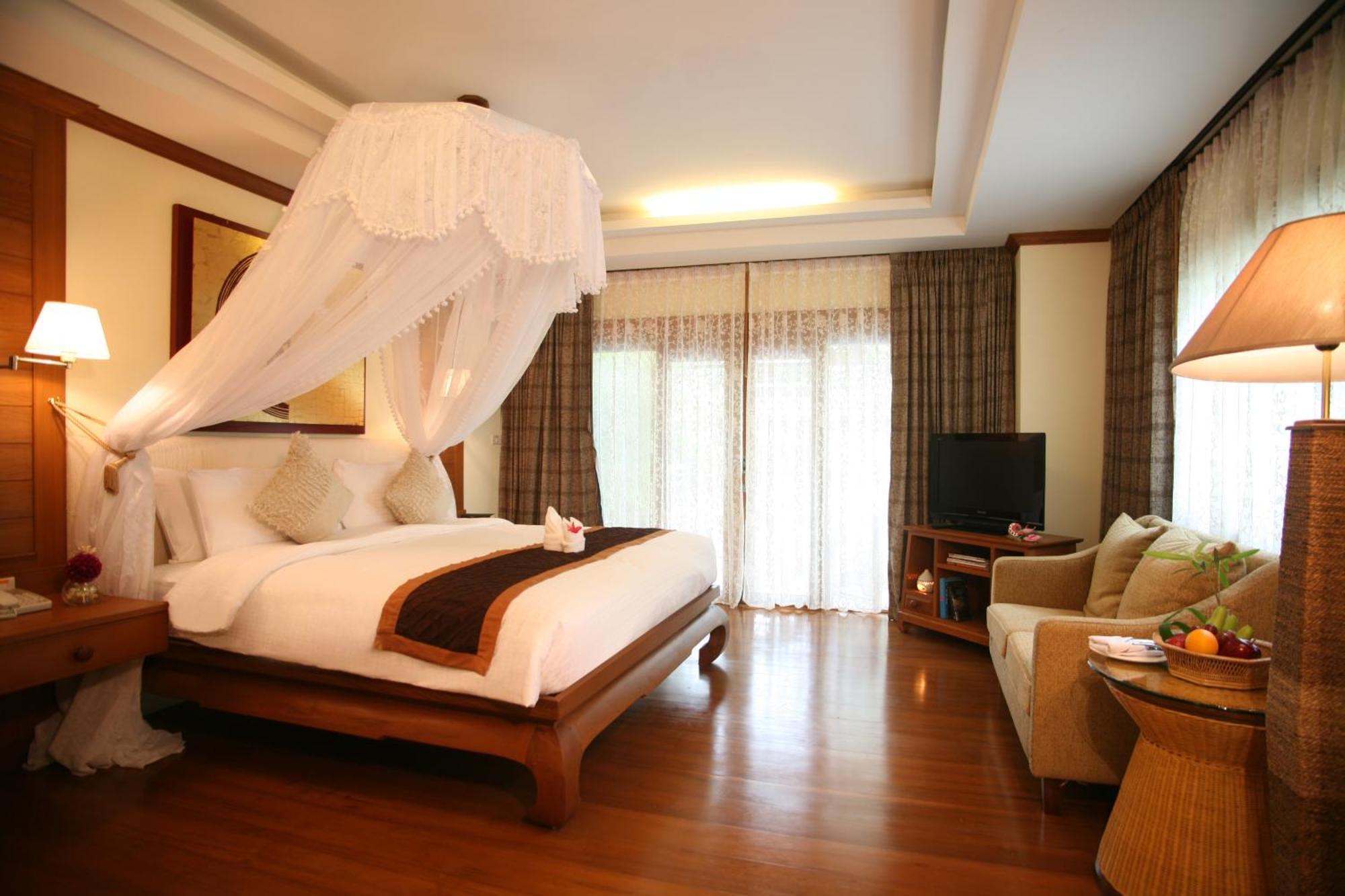 Lanna Deluxe Double or Twin Room with Pool Access