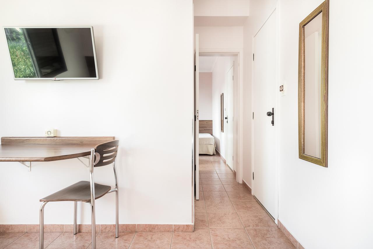 Quarto com 2 Camas de Solteiro
