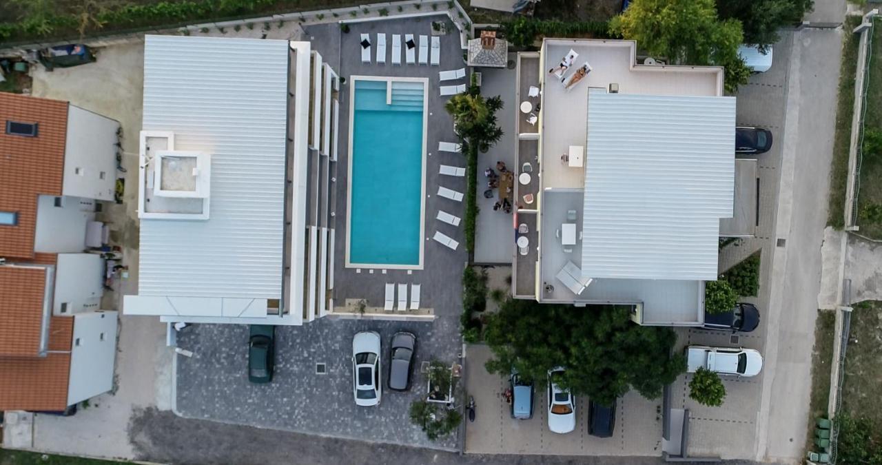 Zweibettzimmer mit Balkon