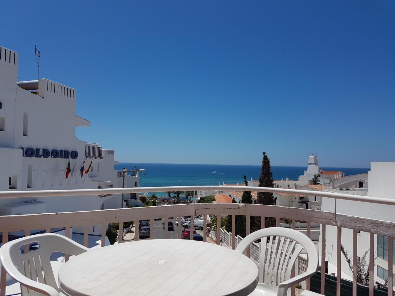 Apartamento com 3 Quartos e Vista Mar