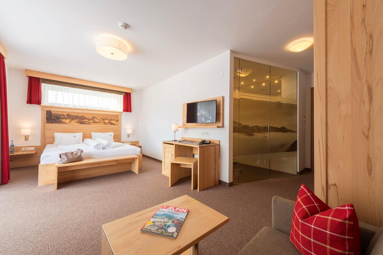 Deluxe Doppelzimmer mit Balkon und Bergblick