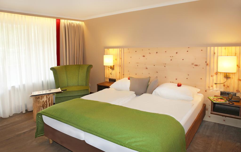 Doppelzimmer mit Gartenblick
