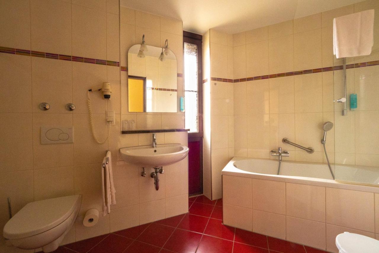 Double Room,275825689:JPEG