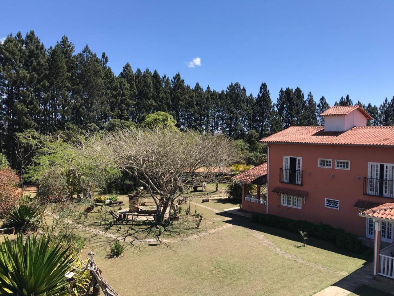 Quarto Queen com Vista para o Jardim