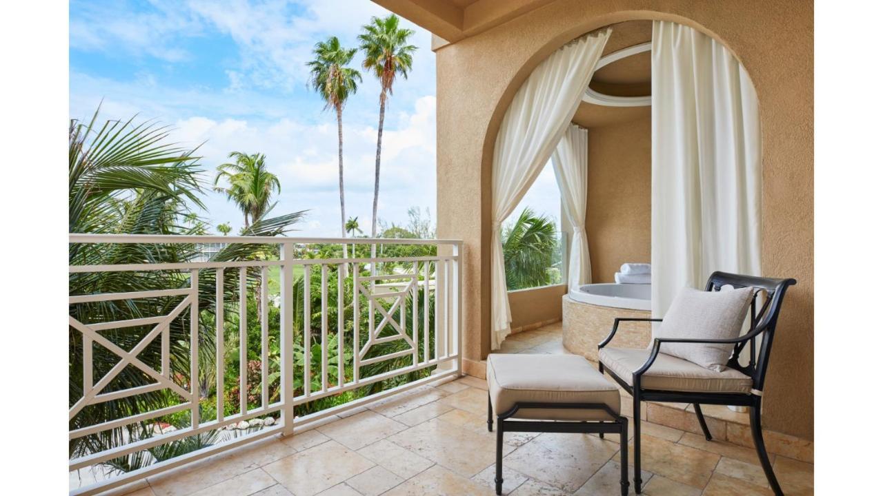 Lodge Island King Suite