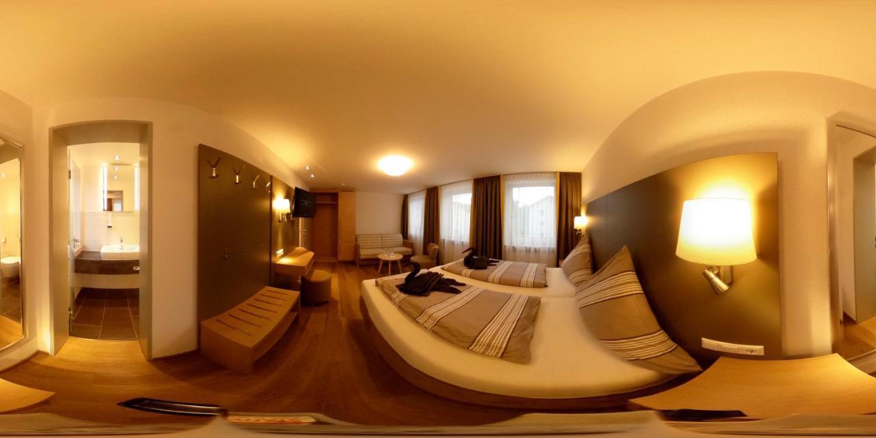 Family Room,742335256:JPEG