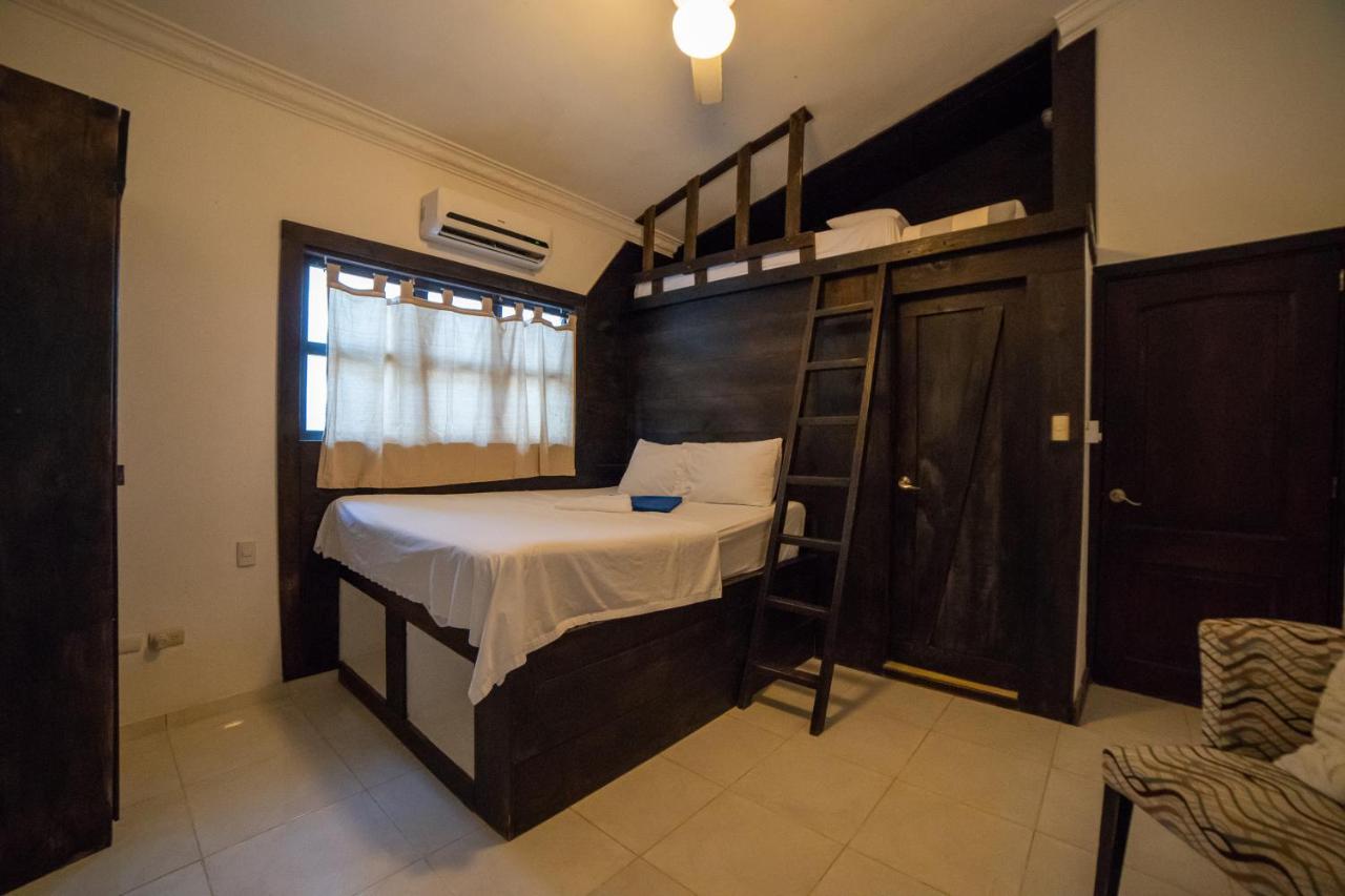 Quarto Quádruplo com Vista Mar