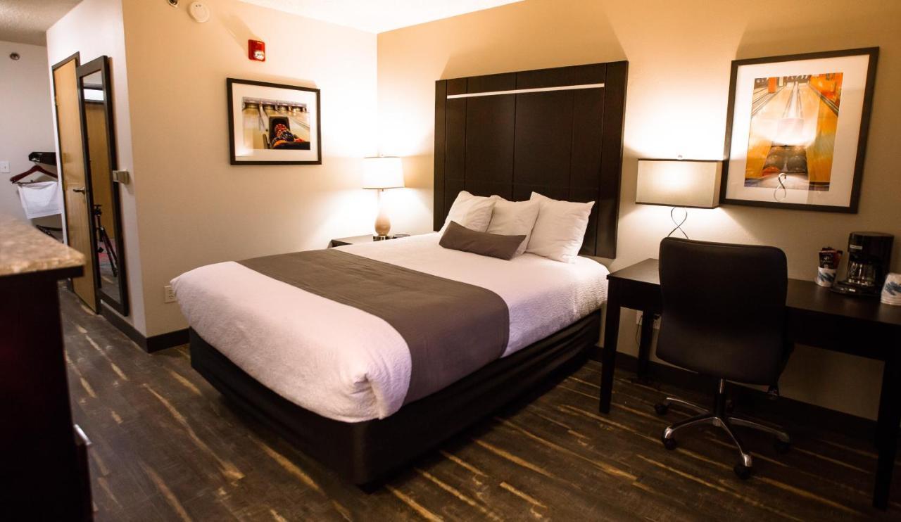 Single Queen Room - ADA Accessible