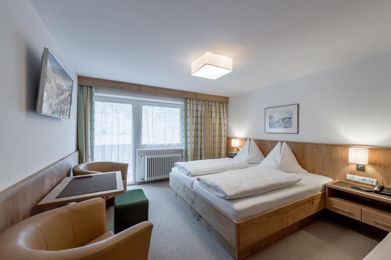Doppelzimmer mit Balkon