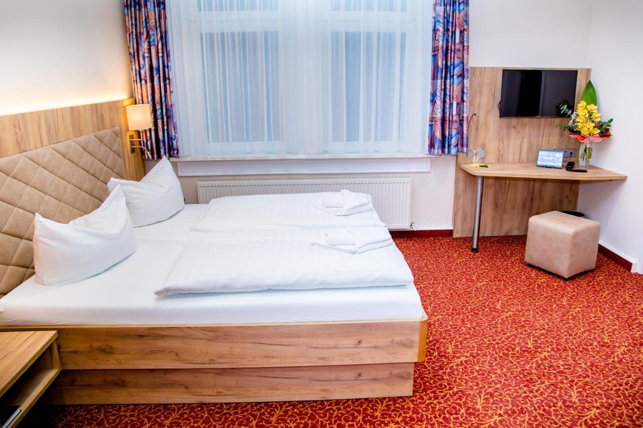 Large Double Room,1547880994:JPEG