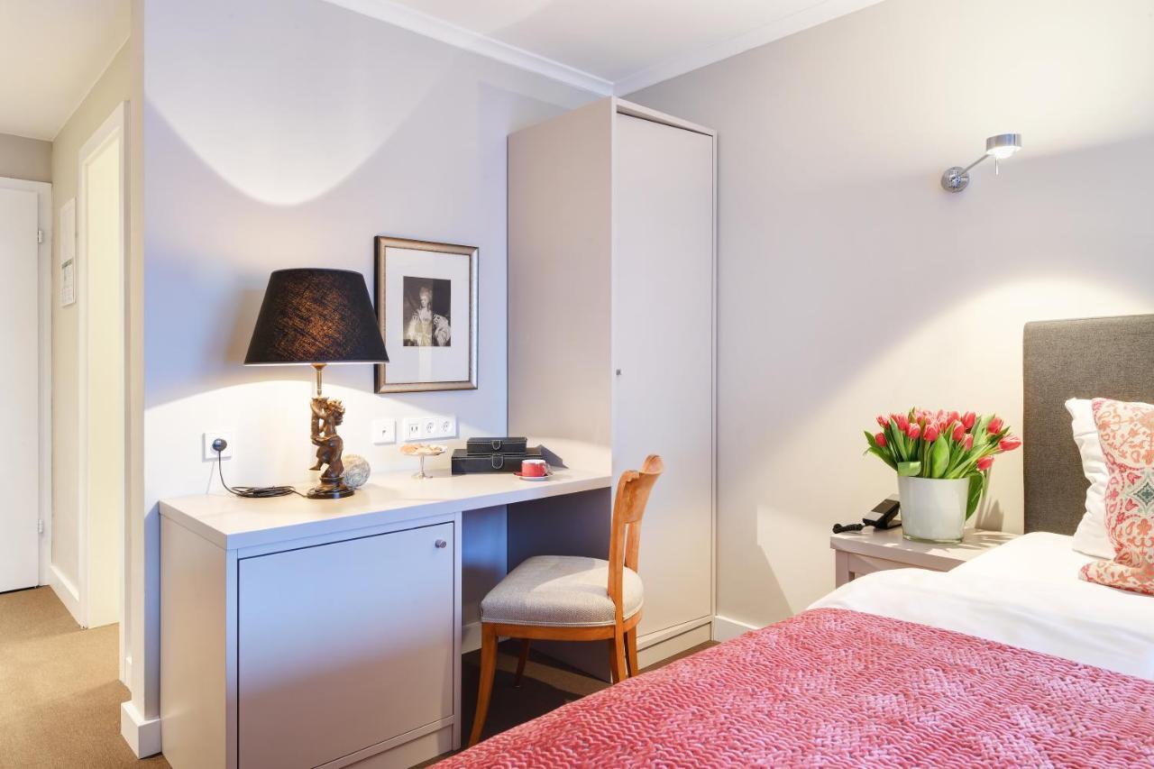 Chambre Double Supérieure avec Balcon et Vue sur le Jardin