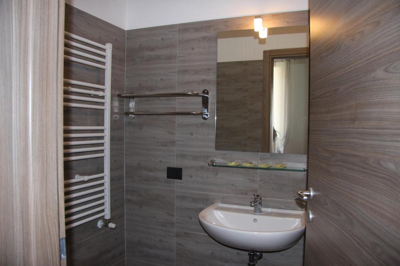 Camera Tripla Basic con Bagno in Comune