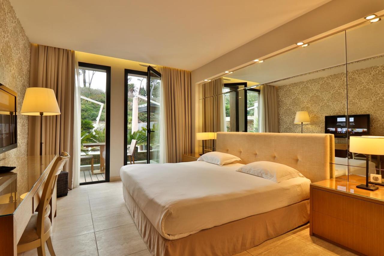 Superior Double Room with Pool View,761636536:JPEG