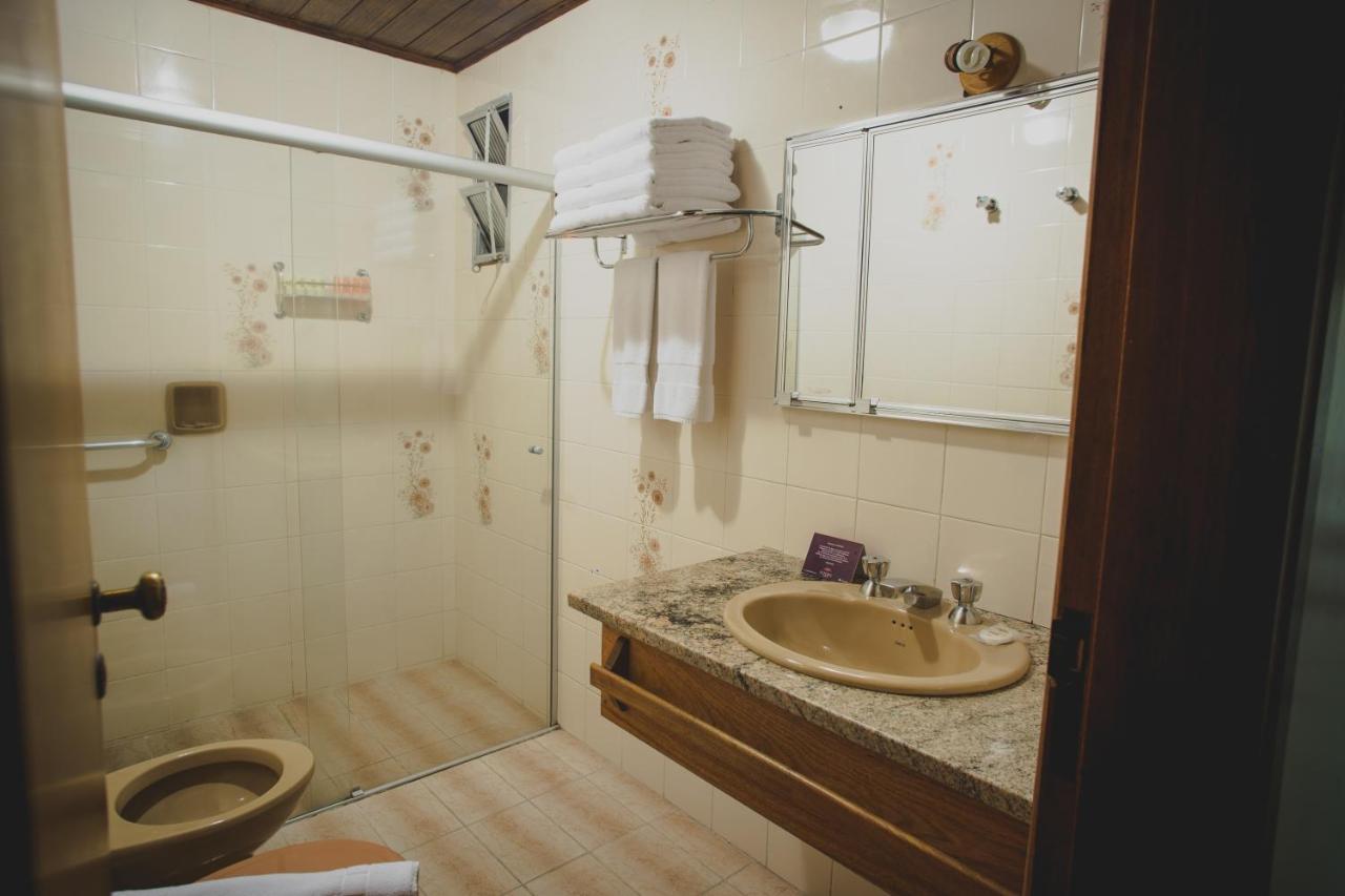 Quarto Standard com Cama de Casal ou 2 de Solteiro