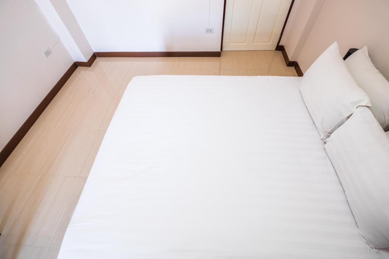 Quarto Duplo com Chuveiro (5º Andar e Sem Elevador)