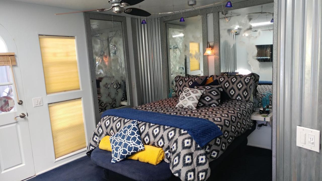 Queen Room with Spa Bath