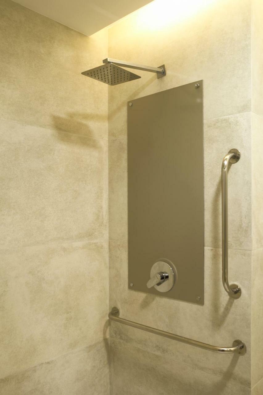 Quarto com 2 Camas de Solteiro - Acesso para Hóspedes com Mobilidade Reduzida
