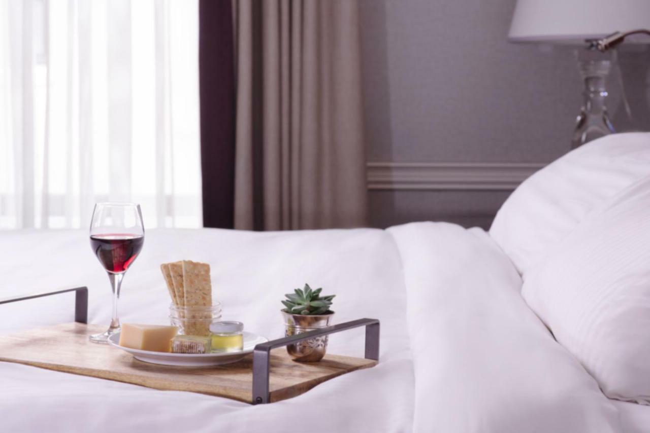 Chambre Lit Queen-Size Fairmont