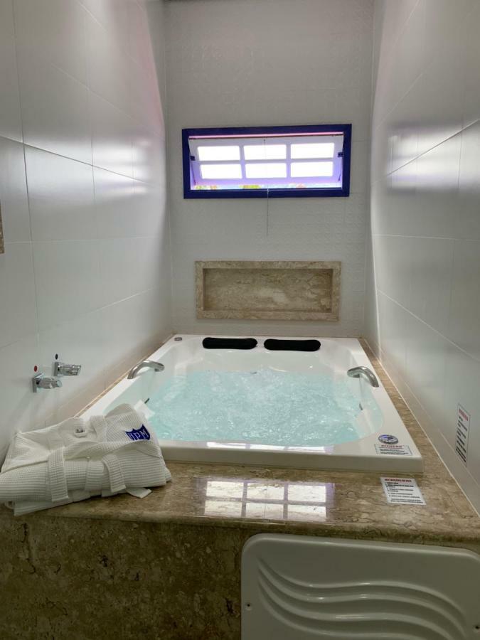 Quarto Duplo com Banheira de Hidromassagem