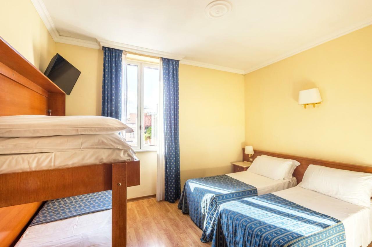Quarto Familiar (2 Adultos + 1 Criança)