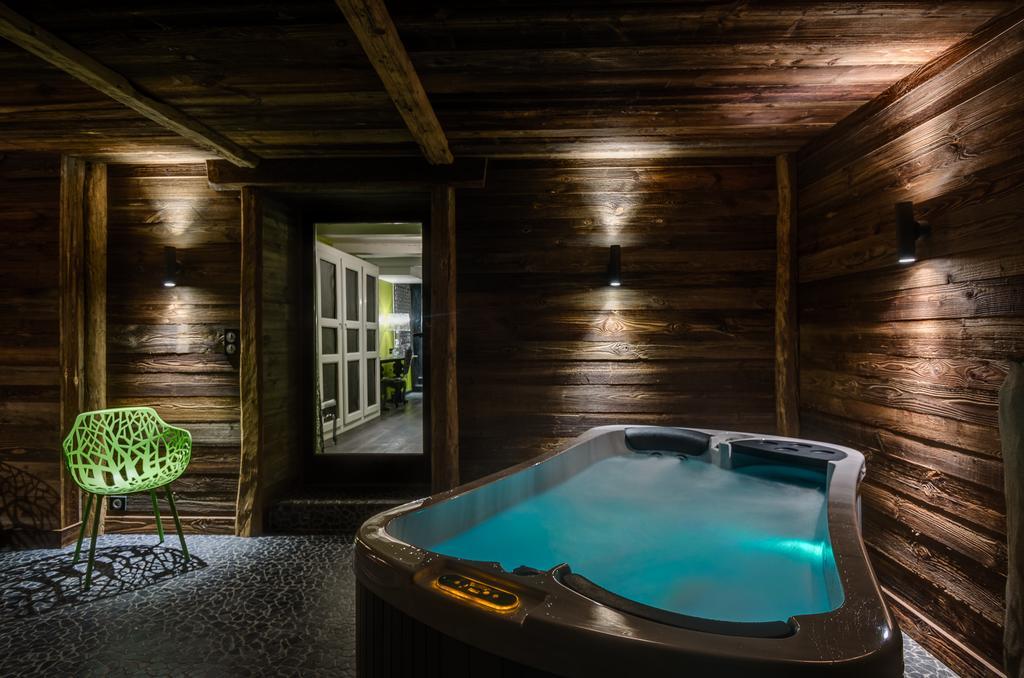 Double Room with Private Spa and infra-red light sauna,1687463060:JPEG